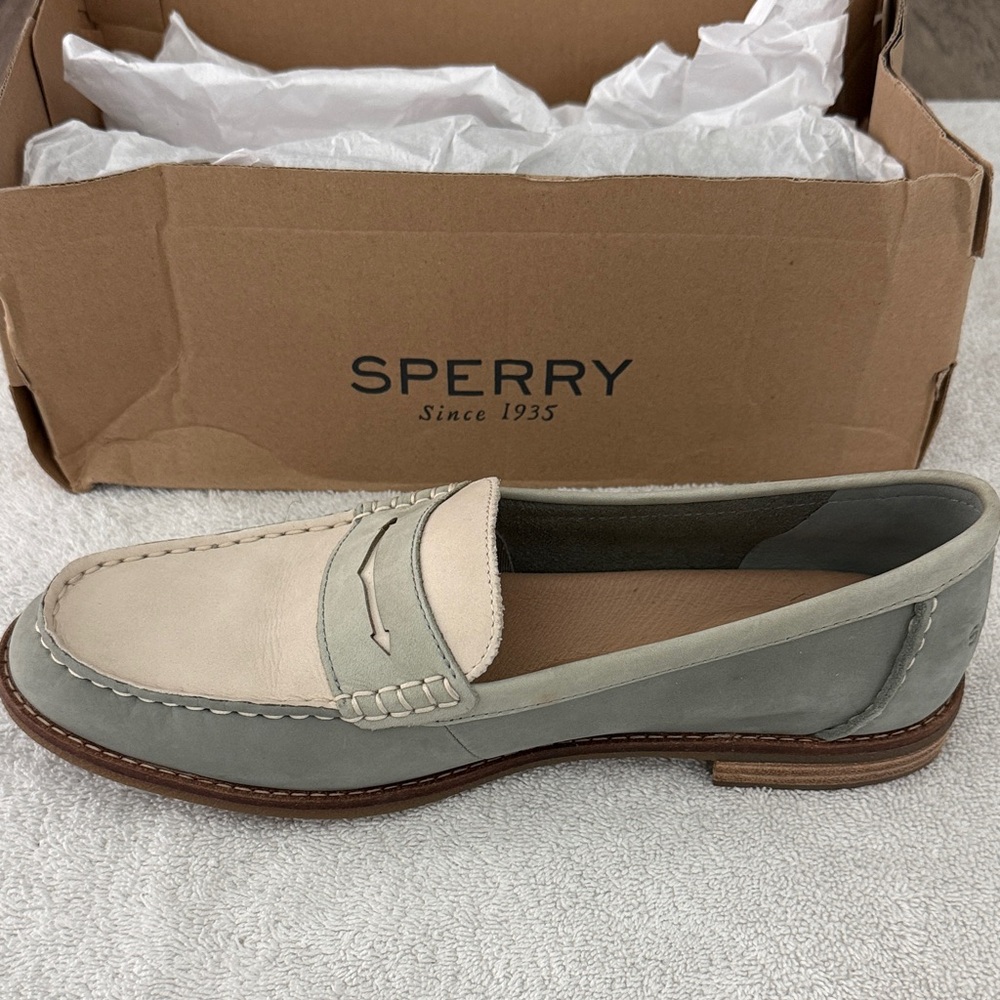 Sperry Women's Tan and Green Loafers